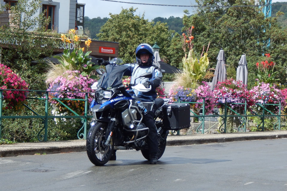 Motorrijbewijspoint Alphen aan den Rijn examengarantie AVB en AVD